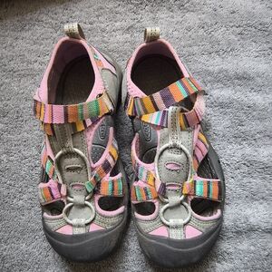 Keen Girls Hiking Sandals Size 2 Venice H2 Shoes Hiking Camping Tiny Flaw